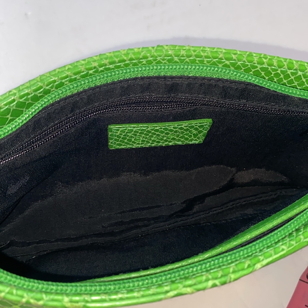 Tignanello lime green wristlet - Picture 5 of 6
